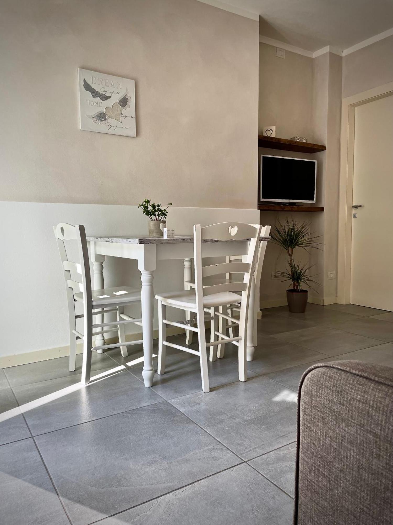 Villa Fontanelle Gardapartments 폴페나체 델 가르다 외부 사진