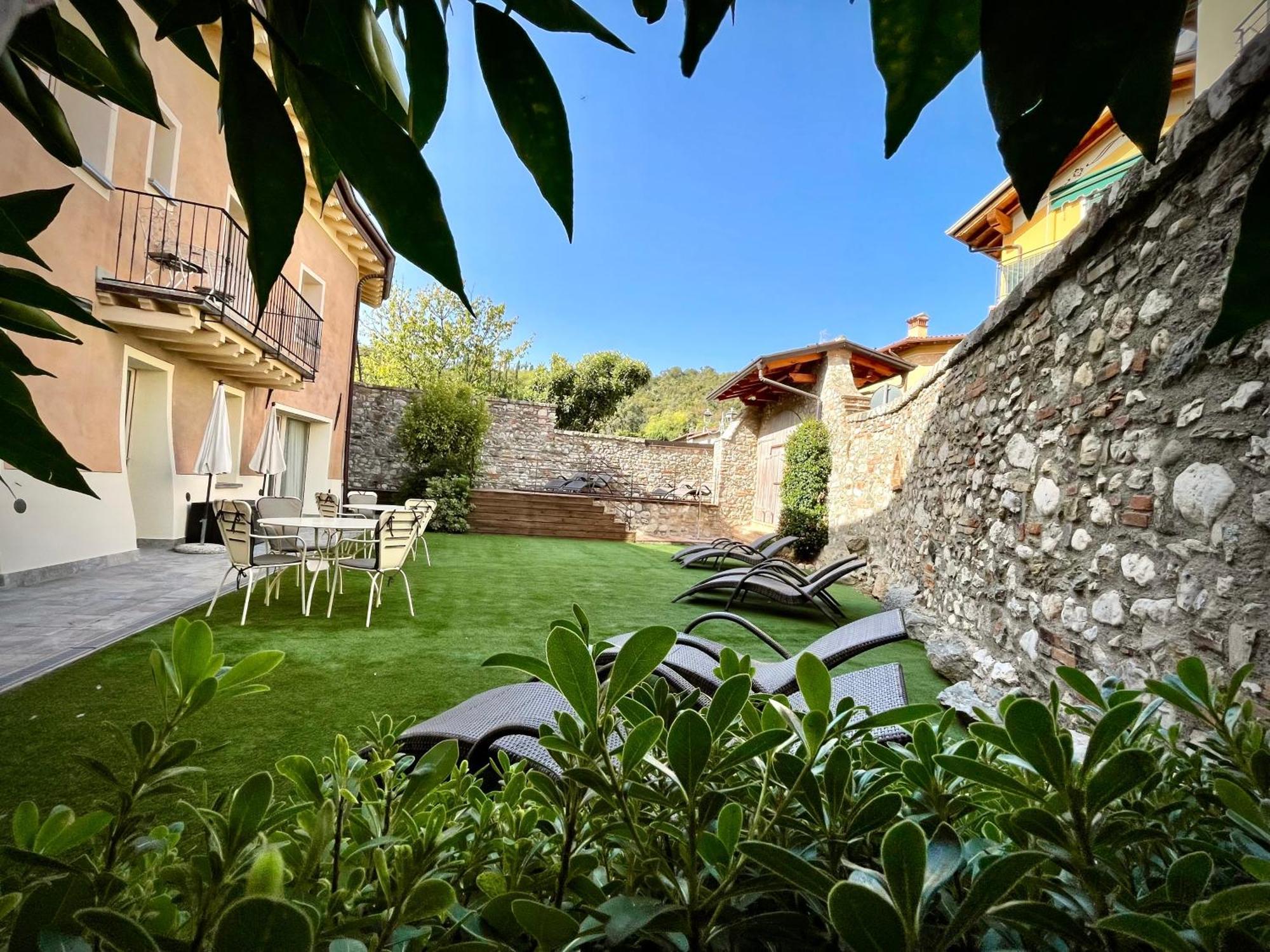 Villa Fontanelle Gardapartments 폴페나체 델 가르다 외부 사진