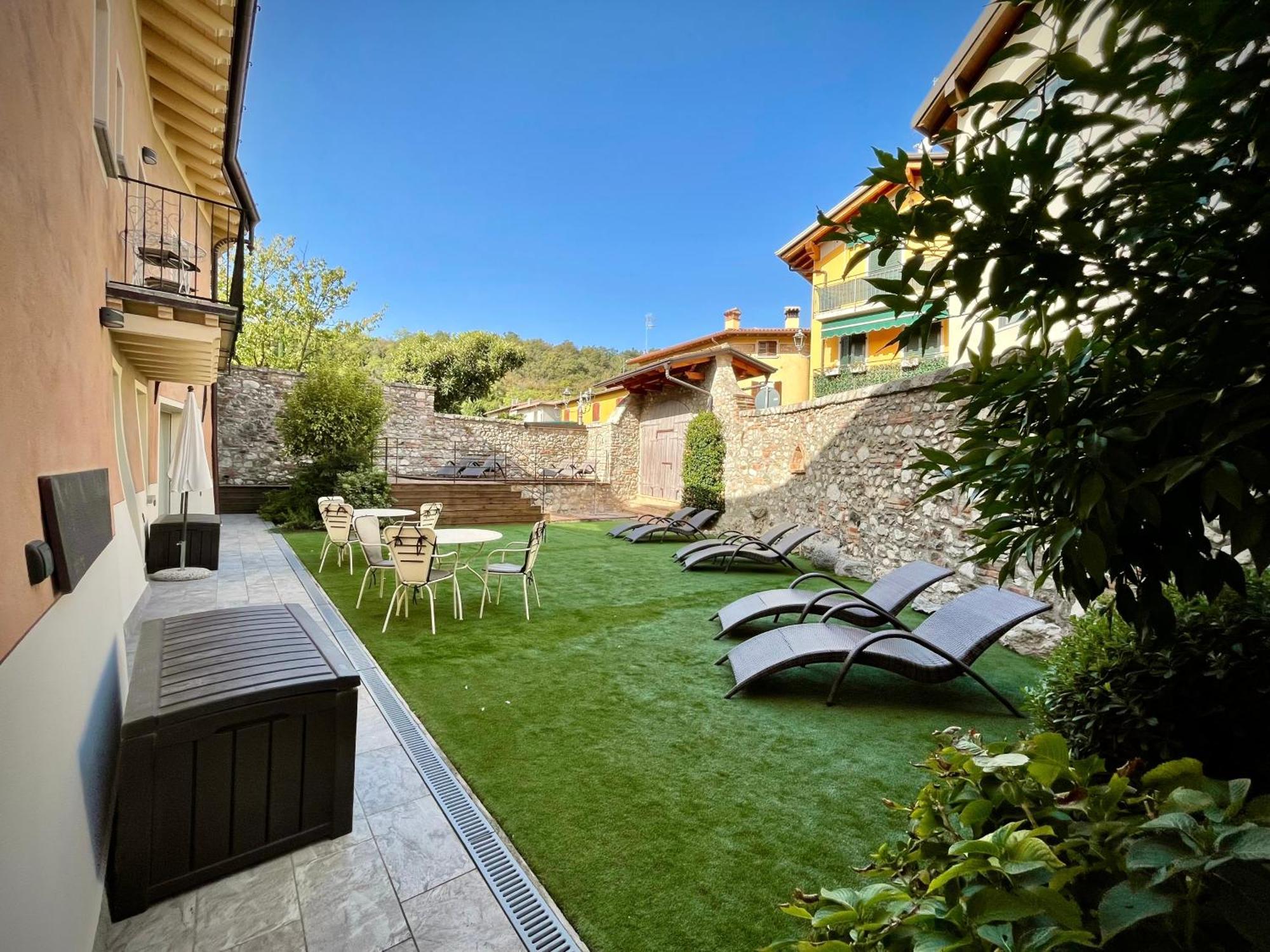 Villa Fontanelle Gardapartments 폴페나체 델 가르다 외부 사진