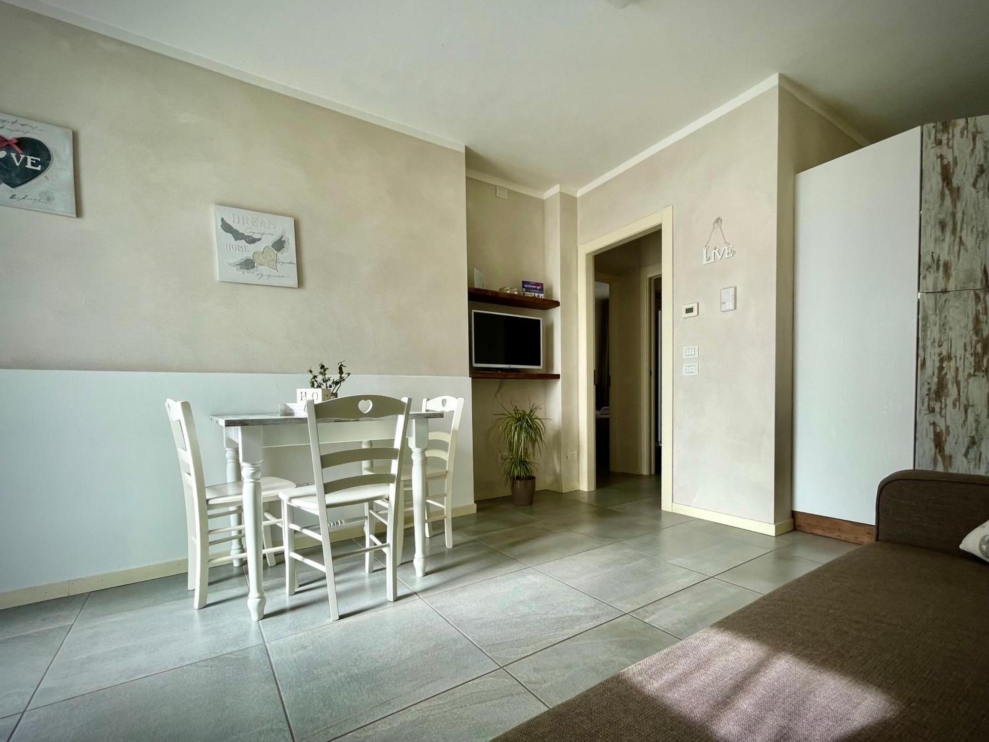 Villa Fontanelle Gardapartments 폴페나체 델 가르다 외부 사진