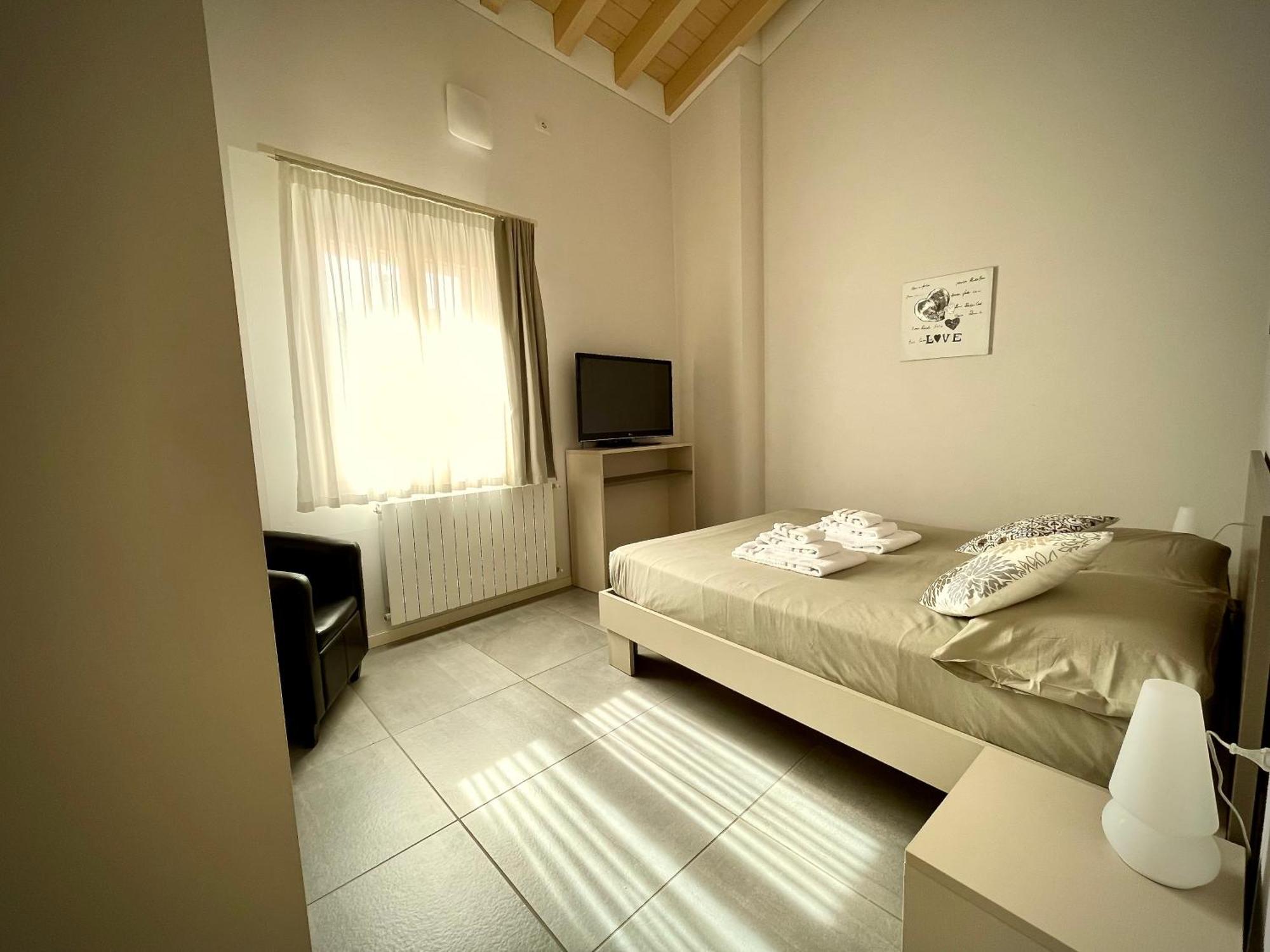 Villa Fontanelle Gardapartments 폴페나체 델 가르다 외부 사진